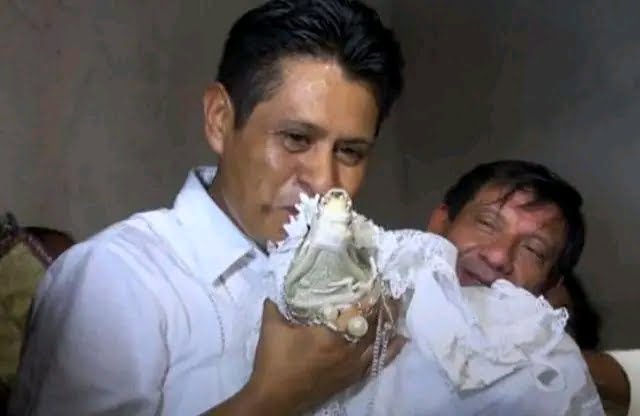  Une Pratique Traditionnelle De 230 Ans Impliquant Le Maire D’Une Ville au Mexique et un Crocodile