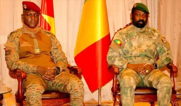 Le président du Burkina Faso, Ibrahim Traoré et Assimi Goïta, le président de la transition malienne
